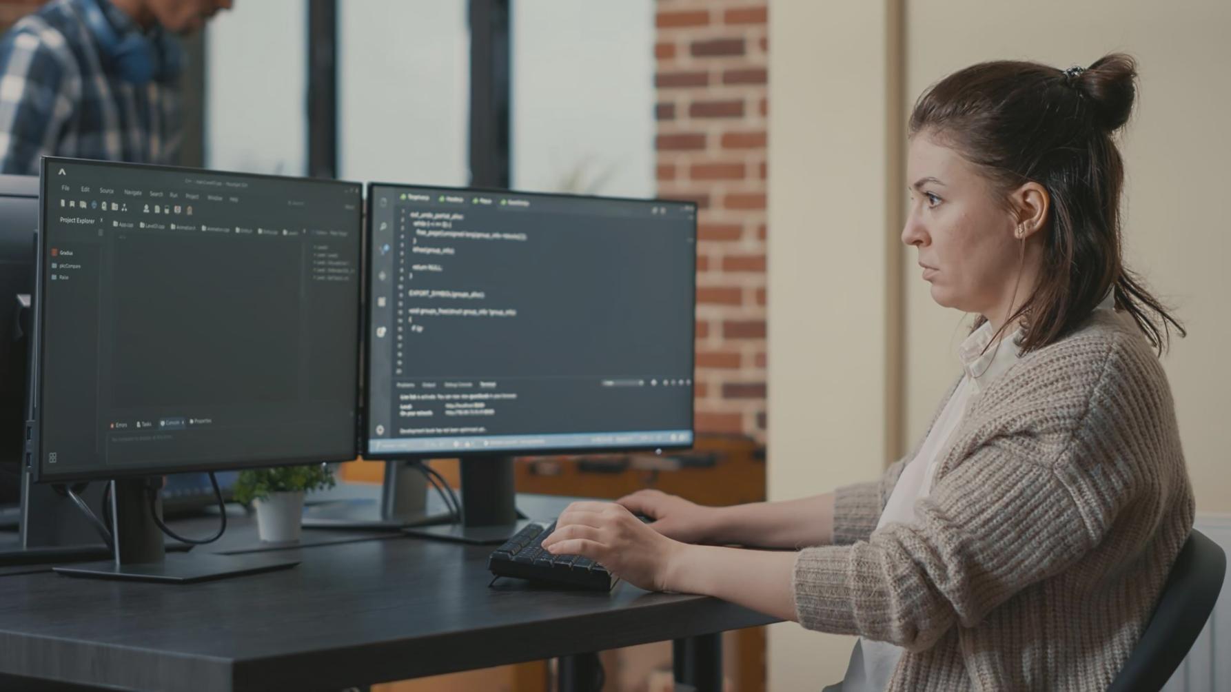 Σύγχρονο development environment με κώδικα JavaScript για ανάπτυξη παιχνιδιών και διάφορα εργαλεία προγραμματισμού